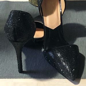 Gorgeous Black beaded pump